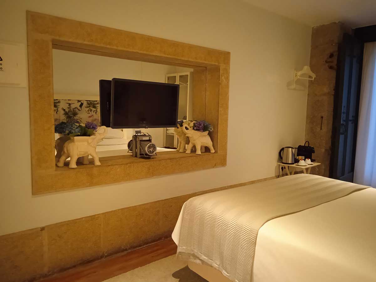 Alecrim ao chiado hotel room Lisbon