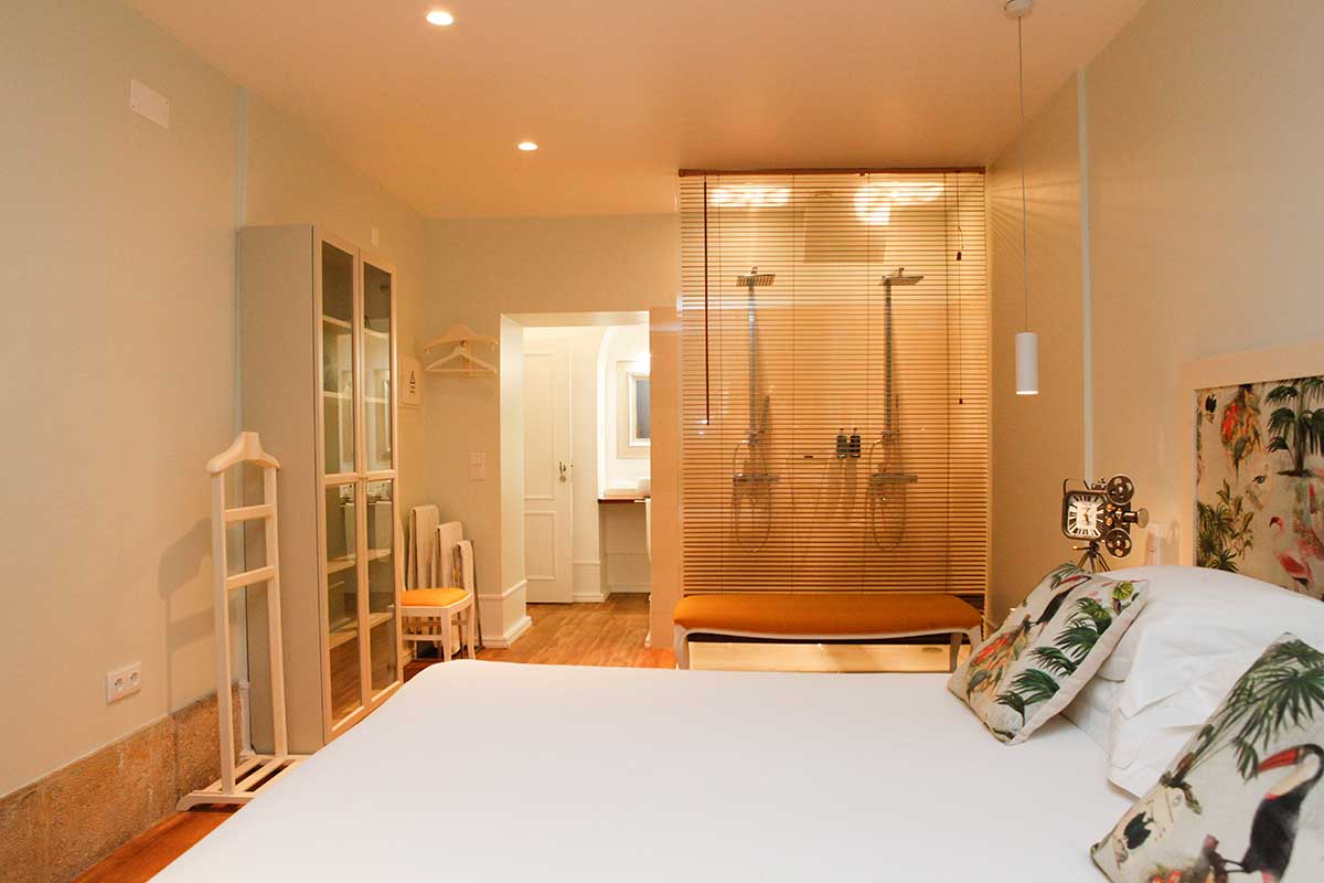 Room with bathroom hotel in Lisbon